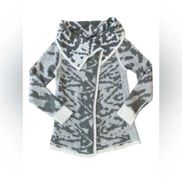 Prana
Reversible cardigan
Gray / white
Size small
Pit to pit 18” - Picture 1 of 7